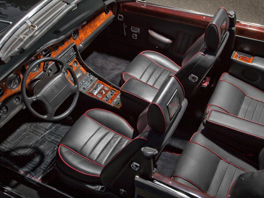 Интерьер Bentley Continental Convertible 1992 года  (фото 4 из 5)